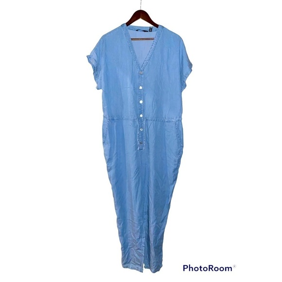 NEW Vero Moda Liliana Chambray V-Neck Blue Button Up Jumpsuit Women Size 12/32 - Picture 2 of 7